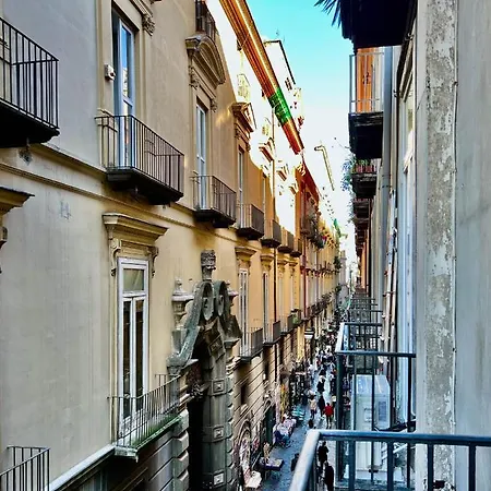 Le Scalette A Santa Chiara