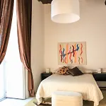 Apartment Le Scalette A Santa Chiara Naples