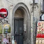 Apartment Le Scalette A Santa Chiara Naples