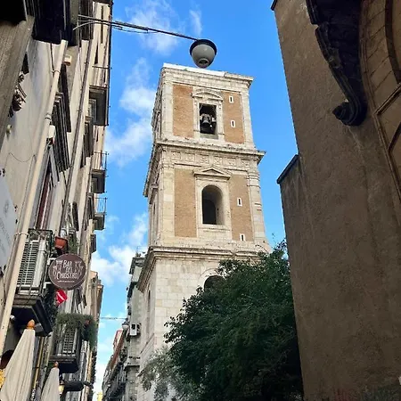Le Scalette A Santa Chiara Naples
